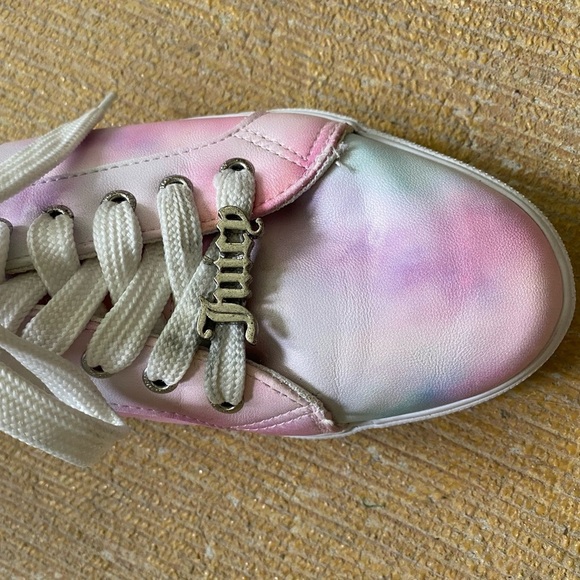 Juicy Couture Women Clarity Pastel Tie Dye Gothic Logo Fashion Sneaker Size 9M - Picture 10 of 16